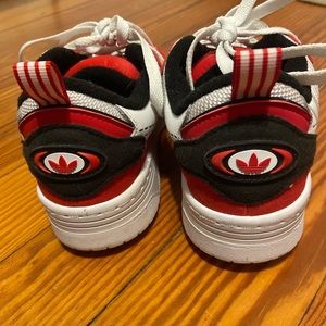 Adidas red comfy sneaker